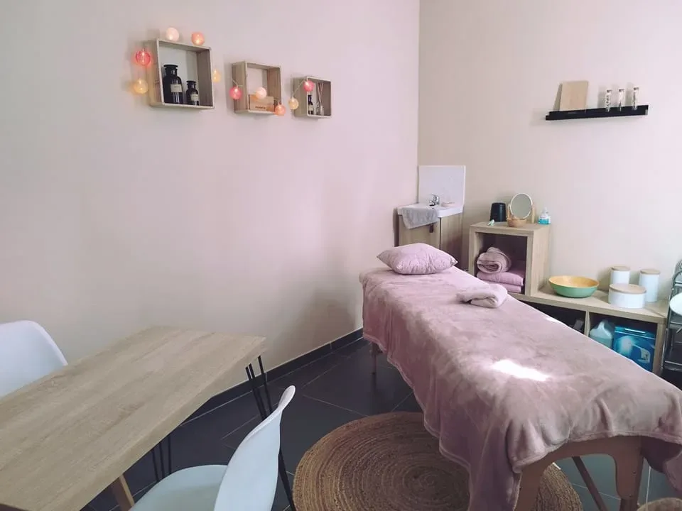 Romy : esthétique et naturopathie - Massage Gravelines - OneBooking