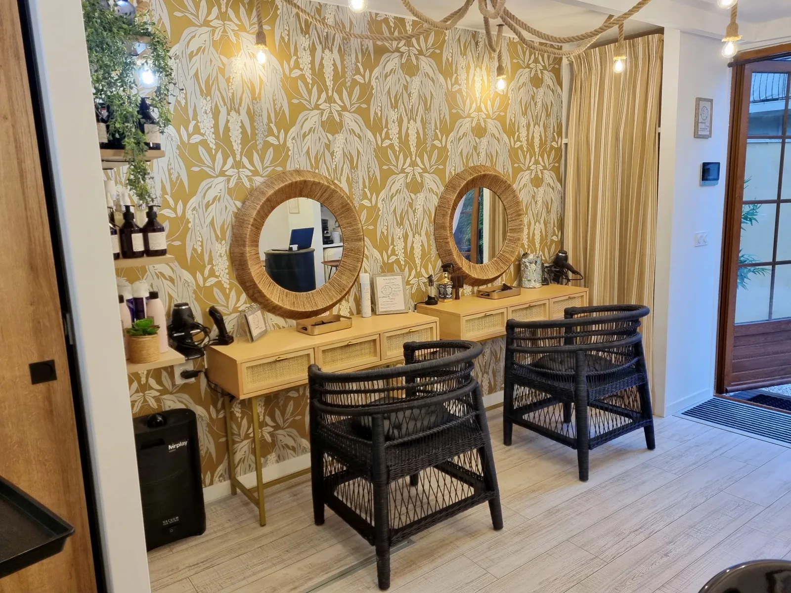 La cabane de Fanny - Coiffure La Seyne-sur-Mer - Photo de couverture - OneBooking