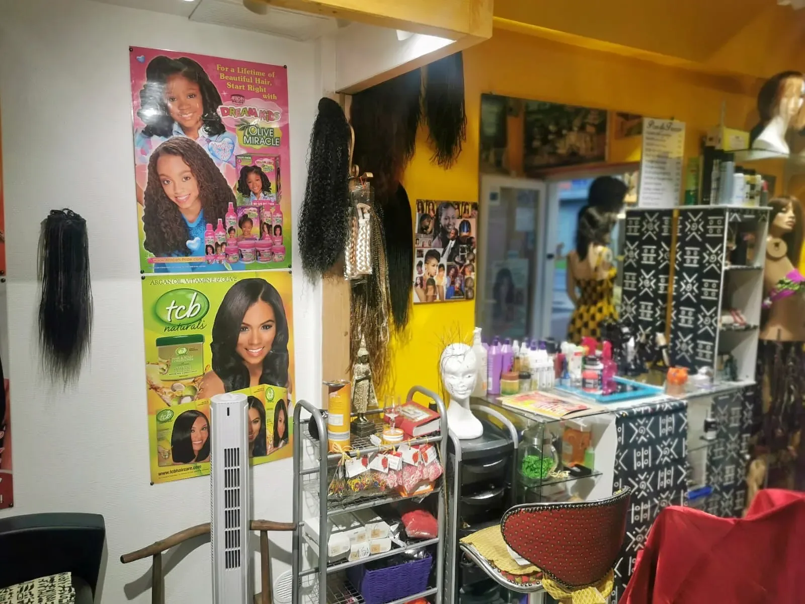 JRK Salon de Coiffure & Boutique