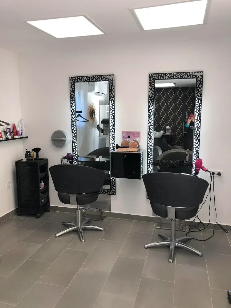 Médiatifs - Coiffure Mouans-Sartoux - Photo de couverture - OneBooking