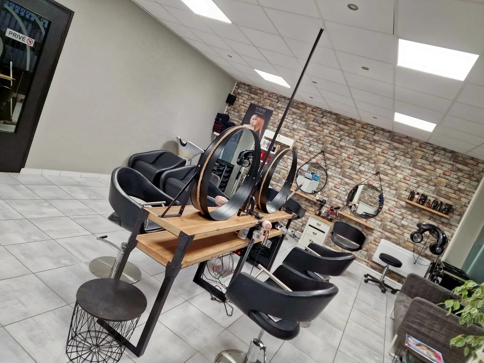 Salon lc