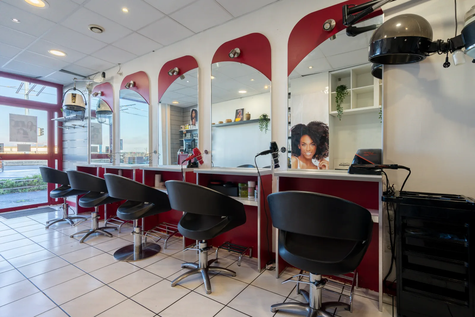 Holly Curl - Coiffure Noisy-le-Sec - OneBooking