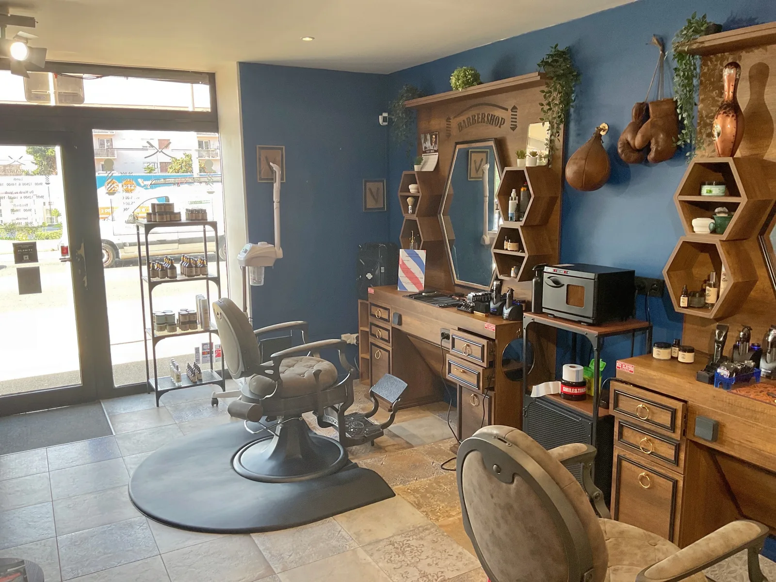 Chez Les Frères Barbiers (Barber Home)