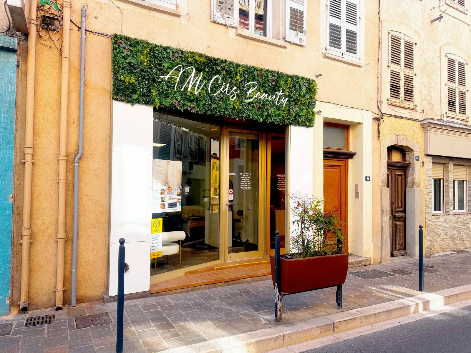 AM CILS BEAUTY | Spécialiste du Regard - Onglerie Vidauban - Photo de couverture - OneBooking