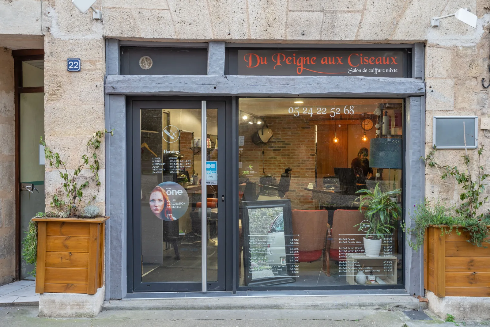 Du peigne aux ciseaux