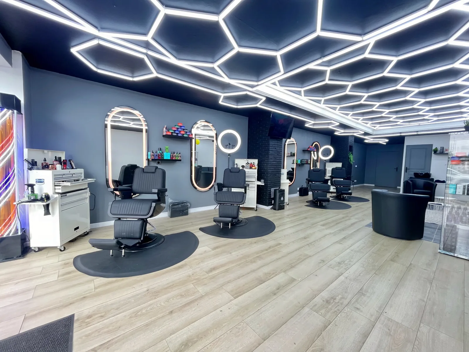 213 BARBER SHOP