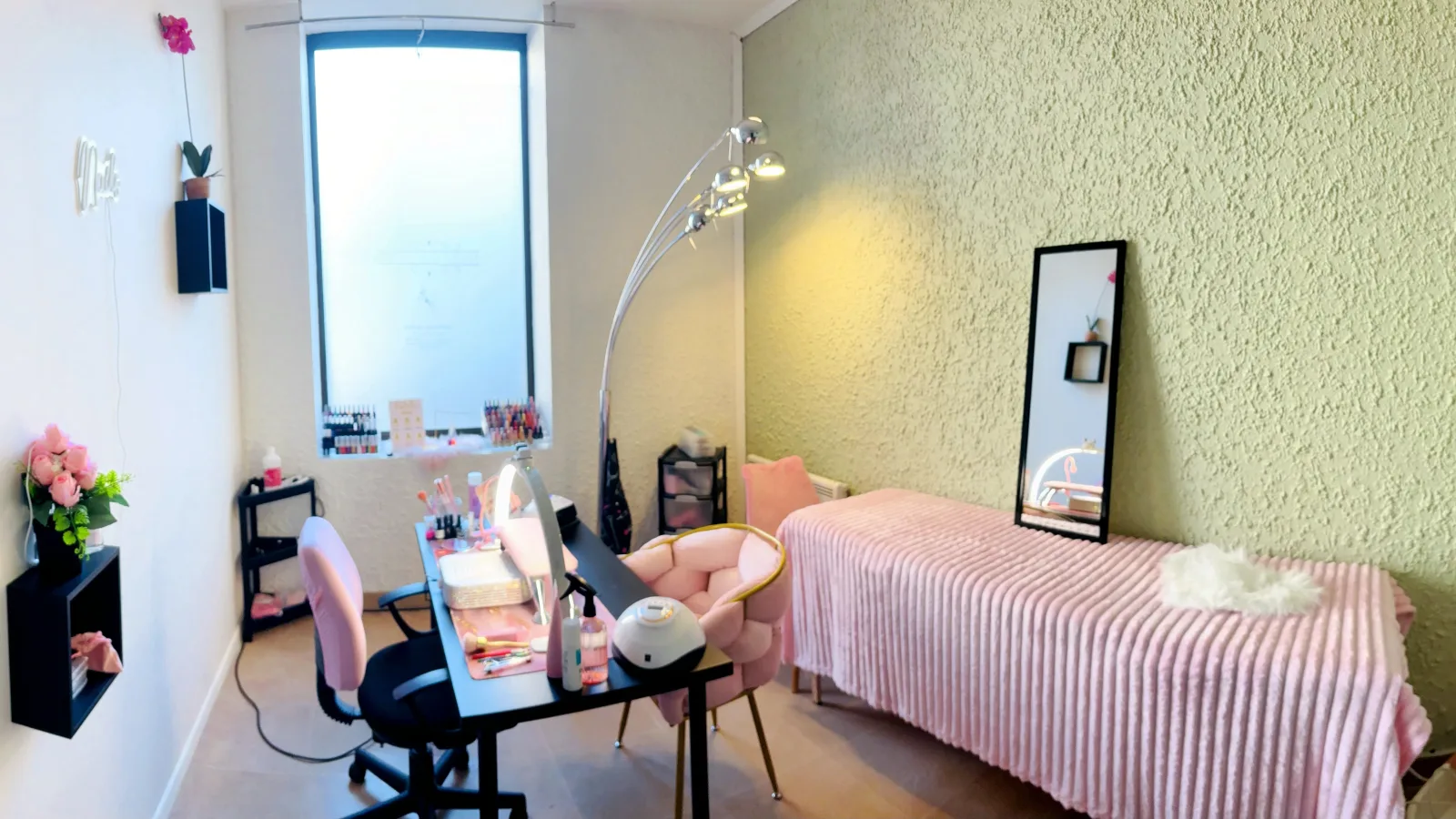 Institut Wits Nail Heaven - Onglerie Roanne - Photo de couverture - OneBooking
