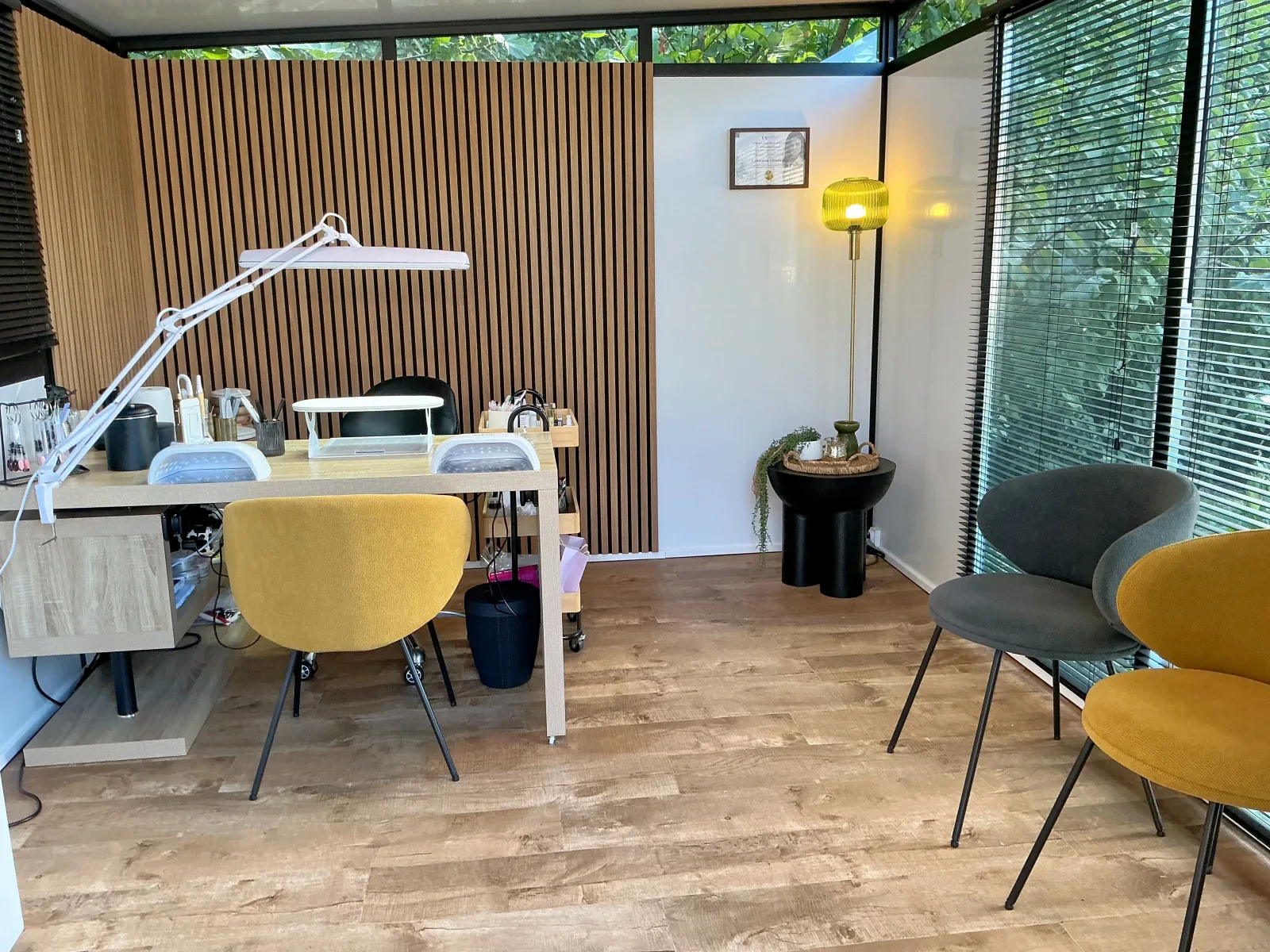 Eclat de soie NailsBeauty - Onglerie Guignes - OneBooking