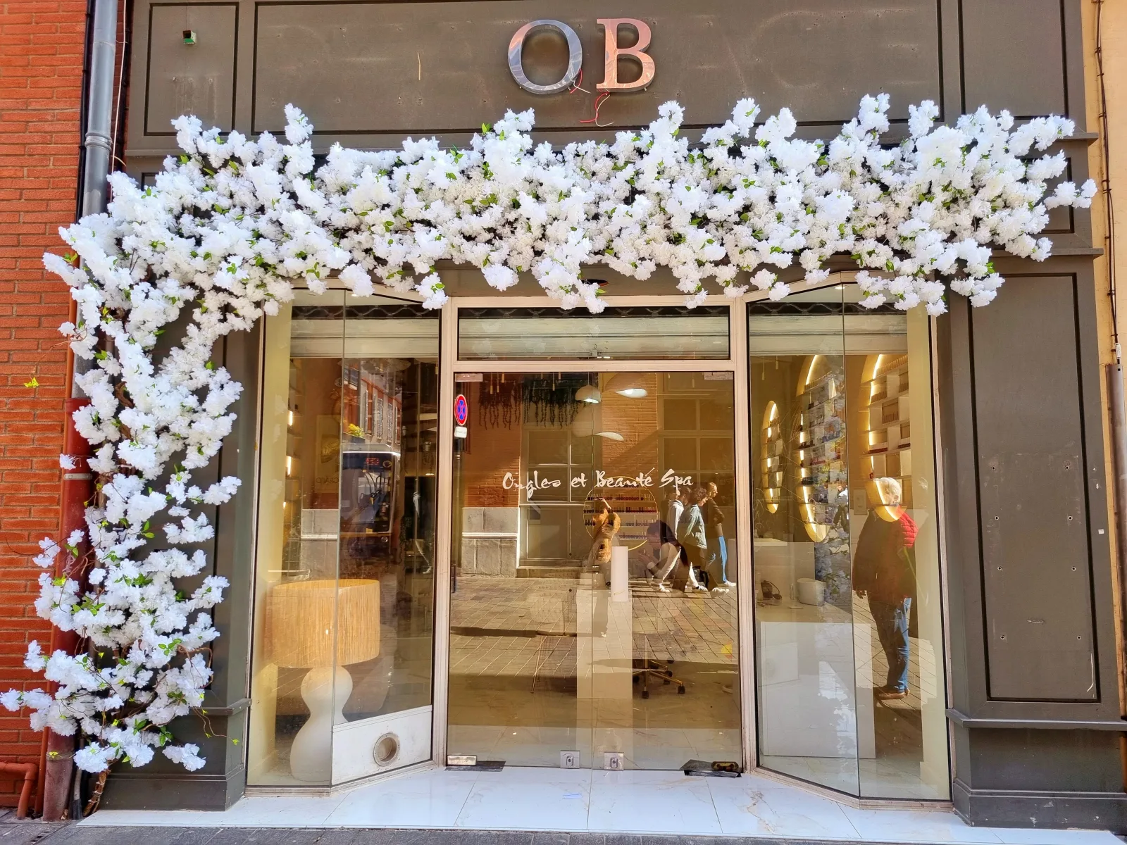 Ongles et Beauté Capitole - Head Spa - Hammam - Sauna - Jacuzzi - Coiffure Toulouse - OneBooking