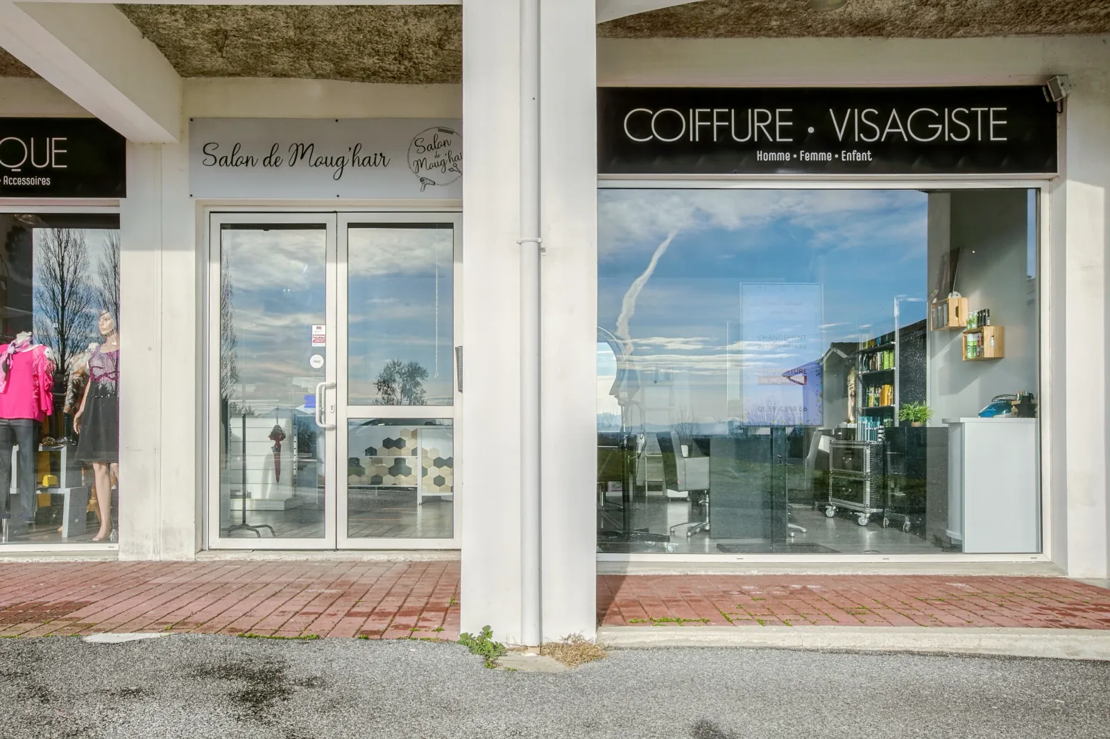Salon de Moug hair