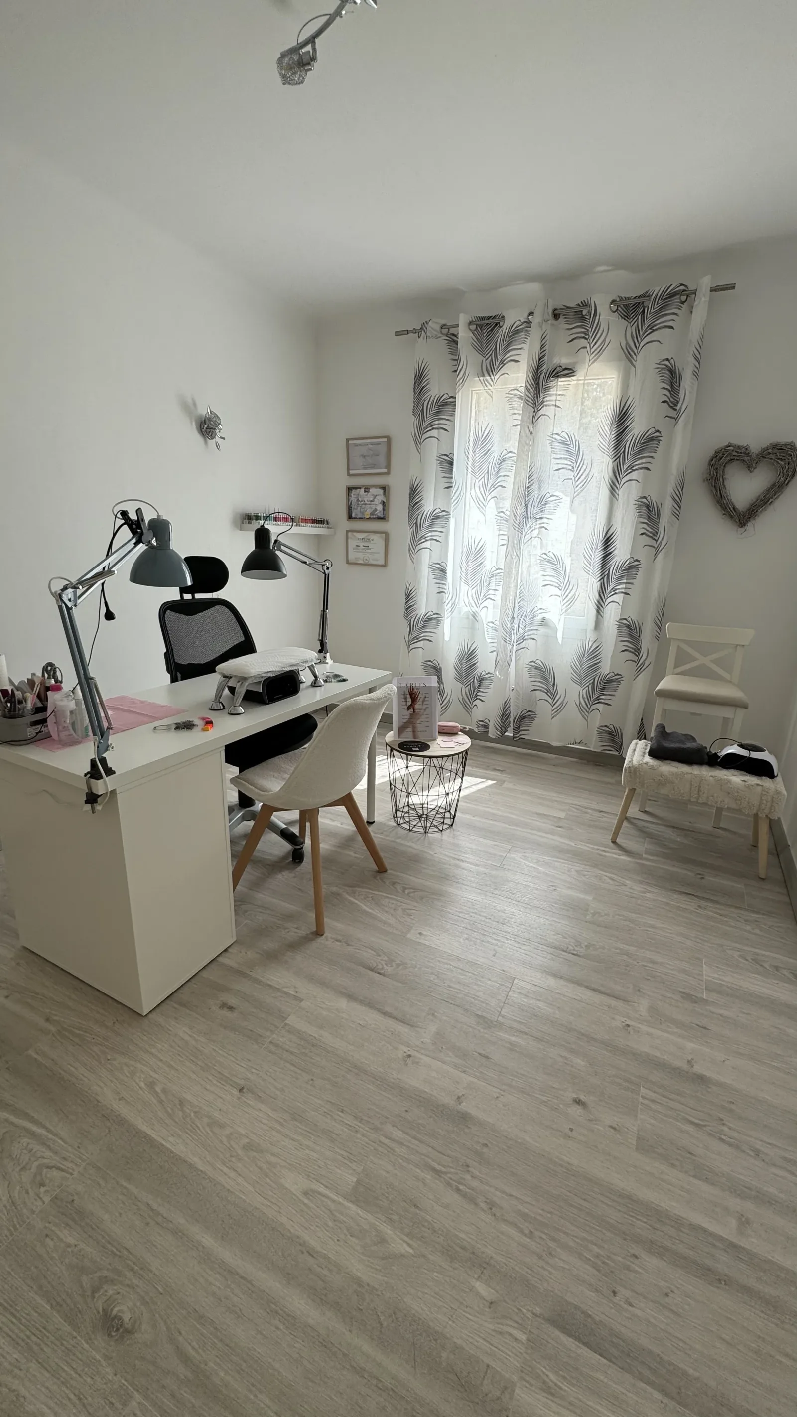 Luna ongle - Onglerie Draguignan - Photo de couverture - OneBooking