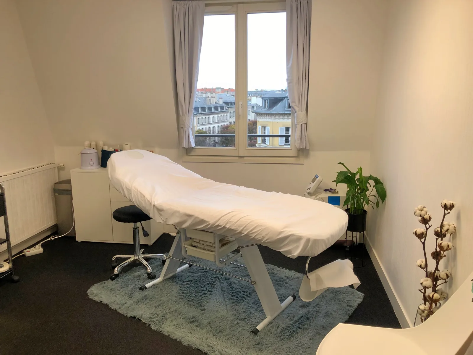 MD Esthetique - Sourcils & cils Versailles - OneBooking