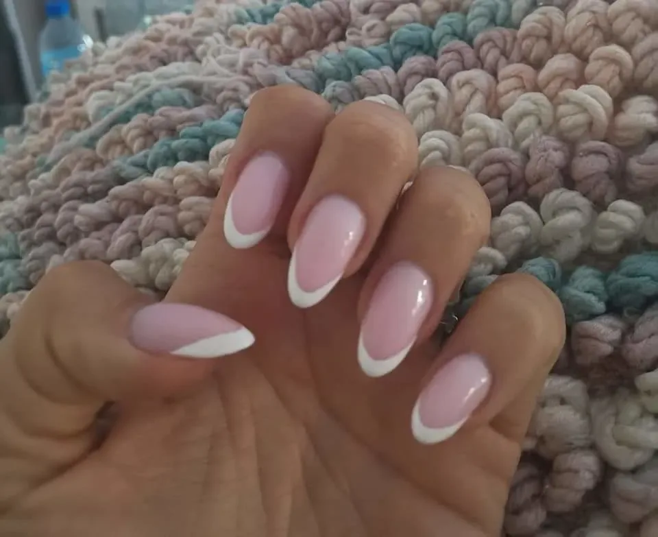Nail Artist Lucie - Onglerie Vidauban - Photo de couverture - OneBooking