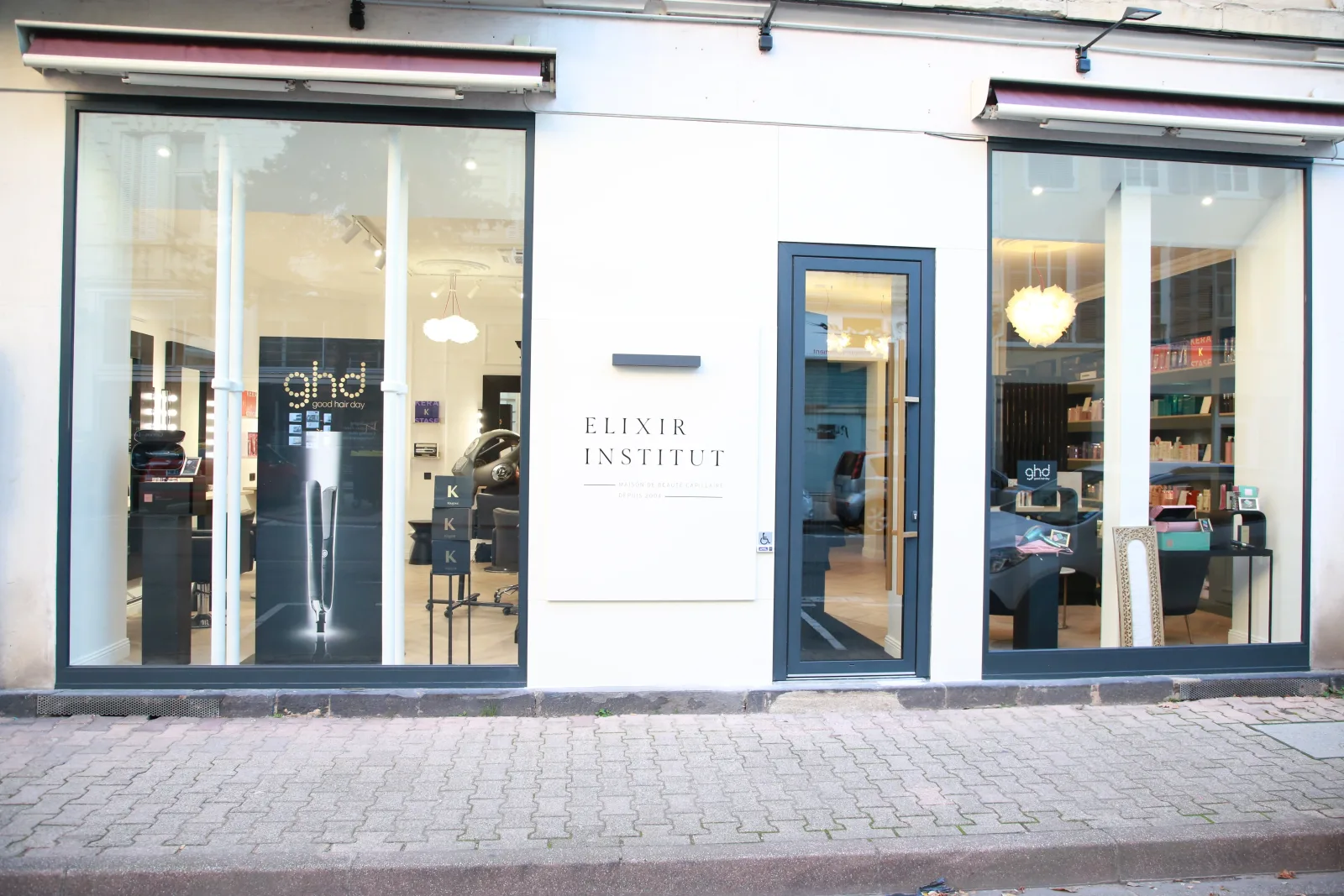 Elixir - Institut - Maison de beauté capillaire - Coiffure Roanne - Photo de couverture - OneBooking