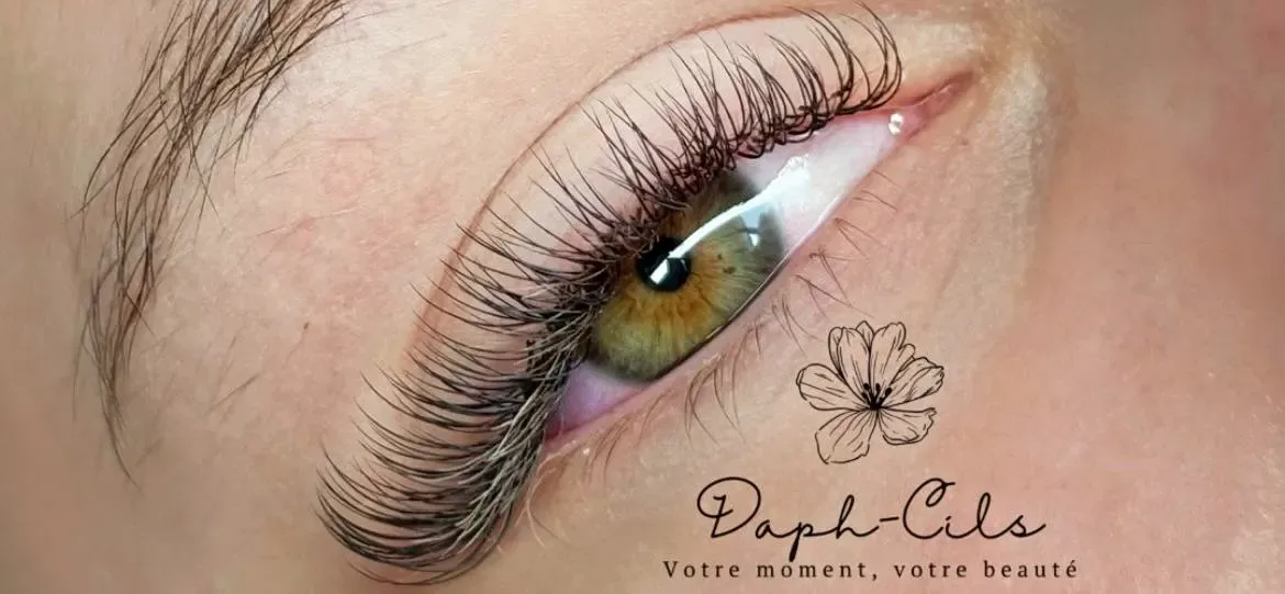 Daph Cils - Sourcils & cils La Seyne-sur-Mer - OneBooking