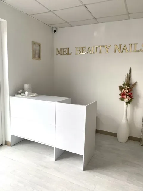 Mel Beauty Nails
