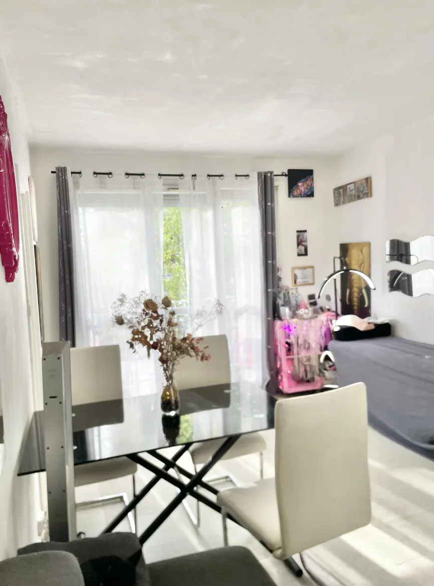 Cils Tsara Joro - Sourcils & cils Cachan - OneBooking