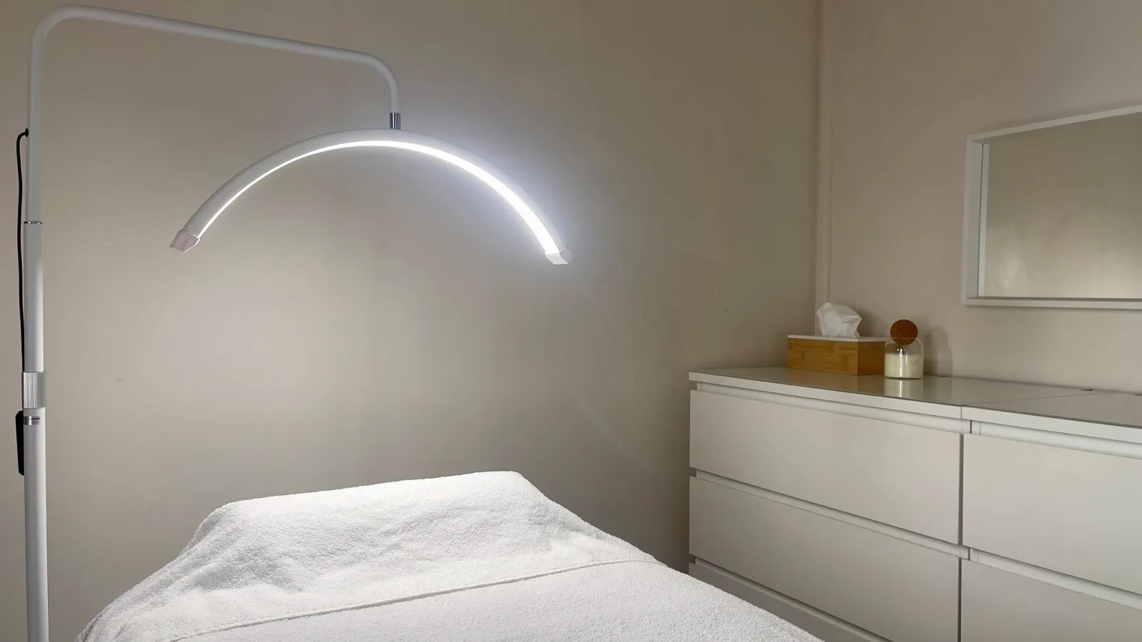 Holiskin / Essence’Elle - Institut de beauté Châtellerault - OneBooking