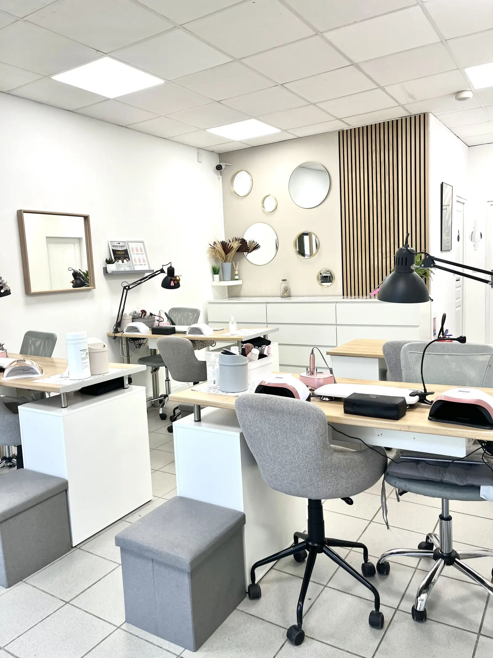 Les trésors de l‘ongle - Onglerie Rousset - OneBooking