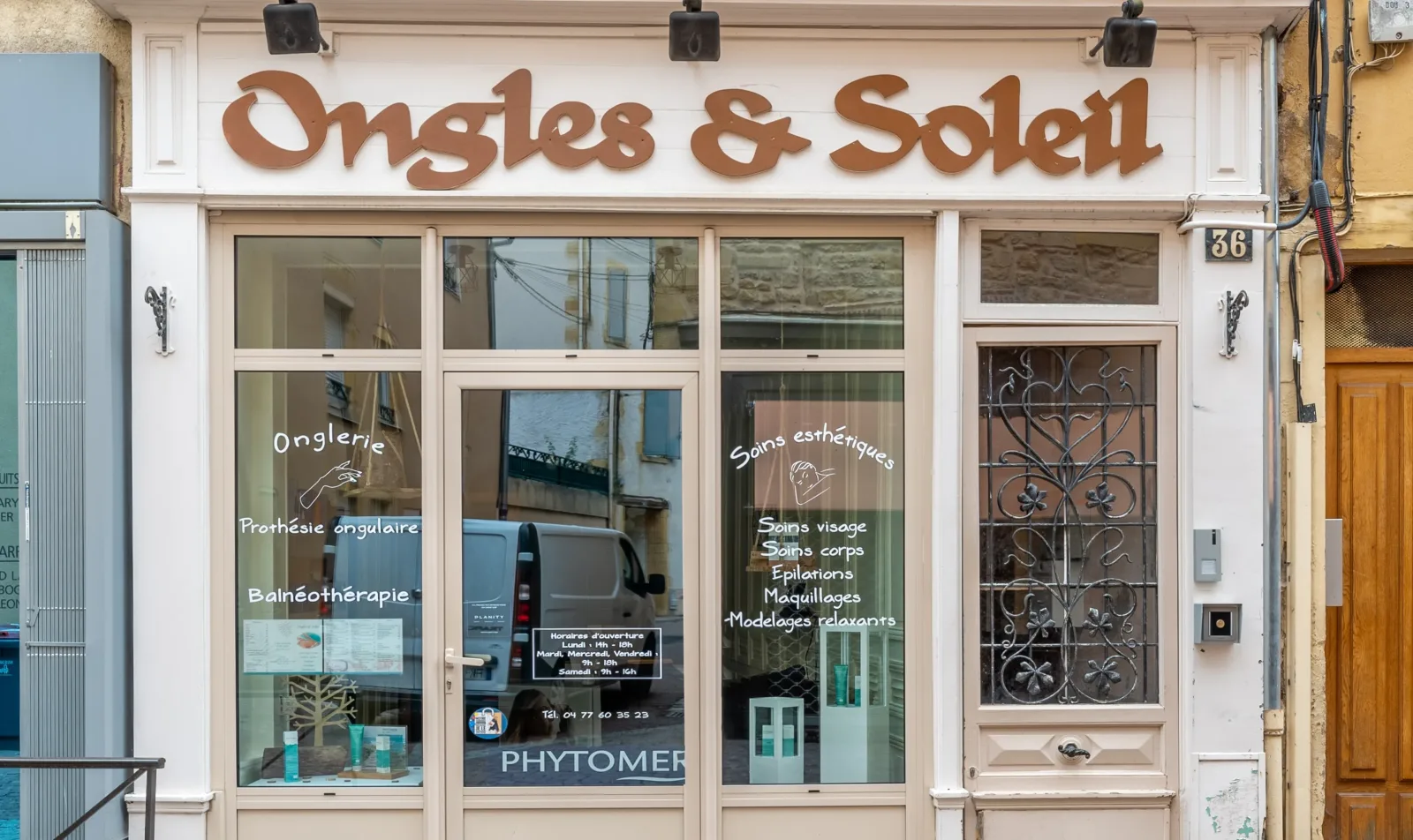Ongles et Soleil - Institut de beauté Charlieu - OneBooking