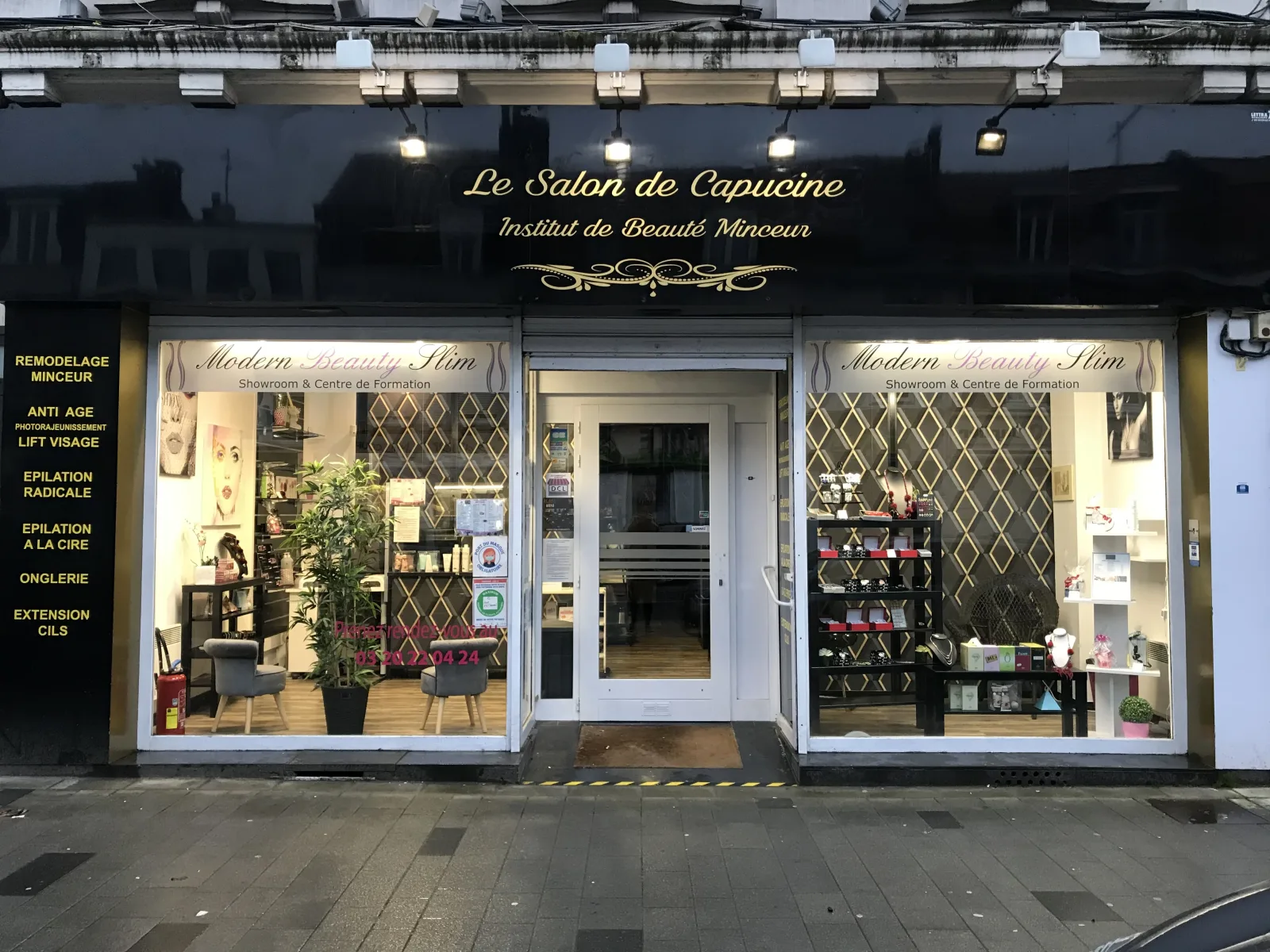 Salon de Capucine - Onglerie Loos - Photo de couverture - OneBooking