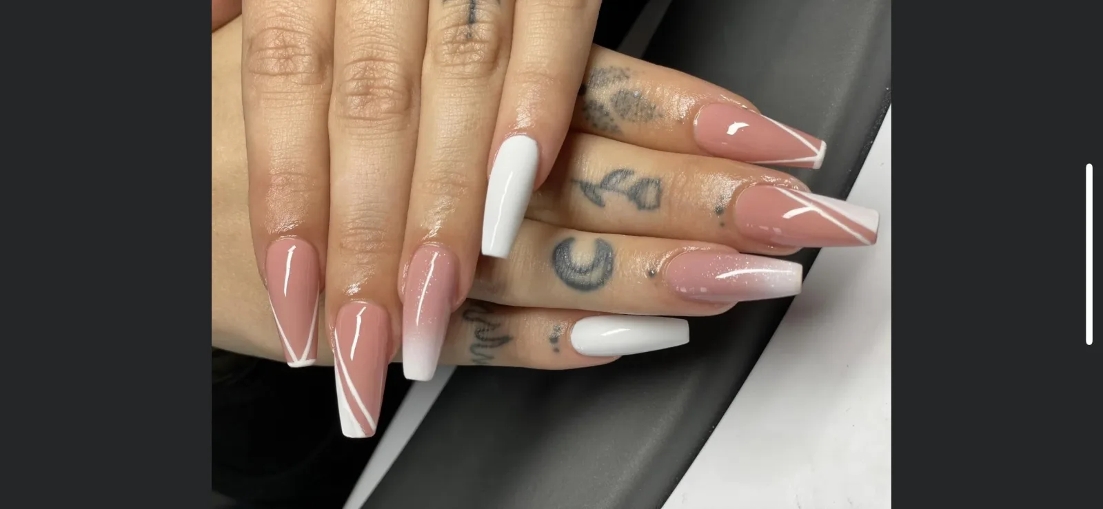 Divine Nails - Onglerie Cugnaux - OneBooking