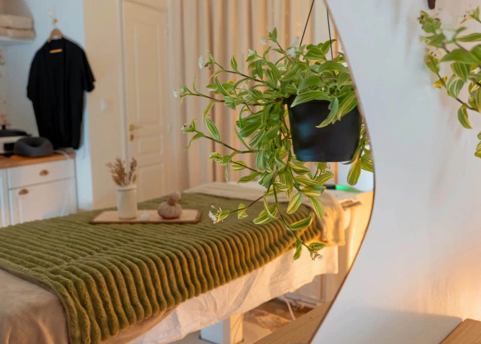 Alma Aura - Massage Vichy - OneBooking