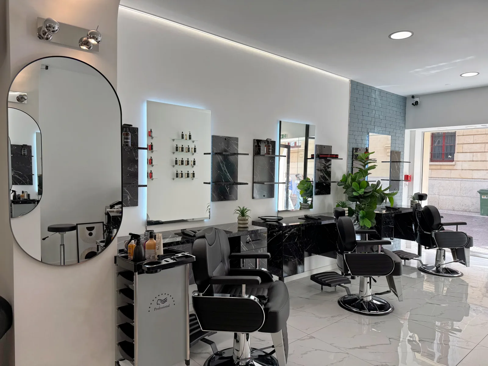 Golden Barber - Golden Glam - Coiffure Roanne - Photo de couverture - OneBooking