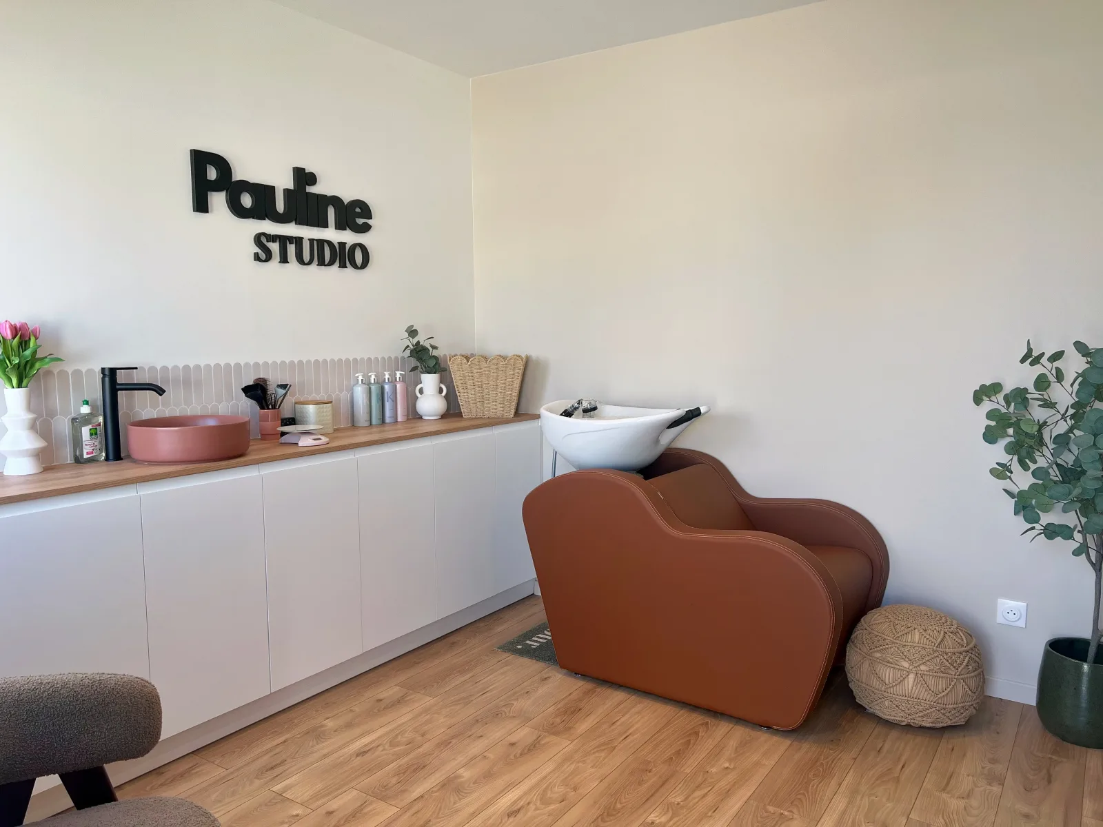 PAULINE STUDIO - Coiffure Lagord - OneBooking