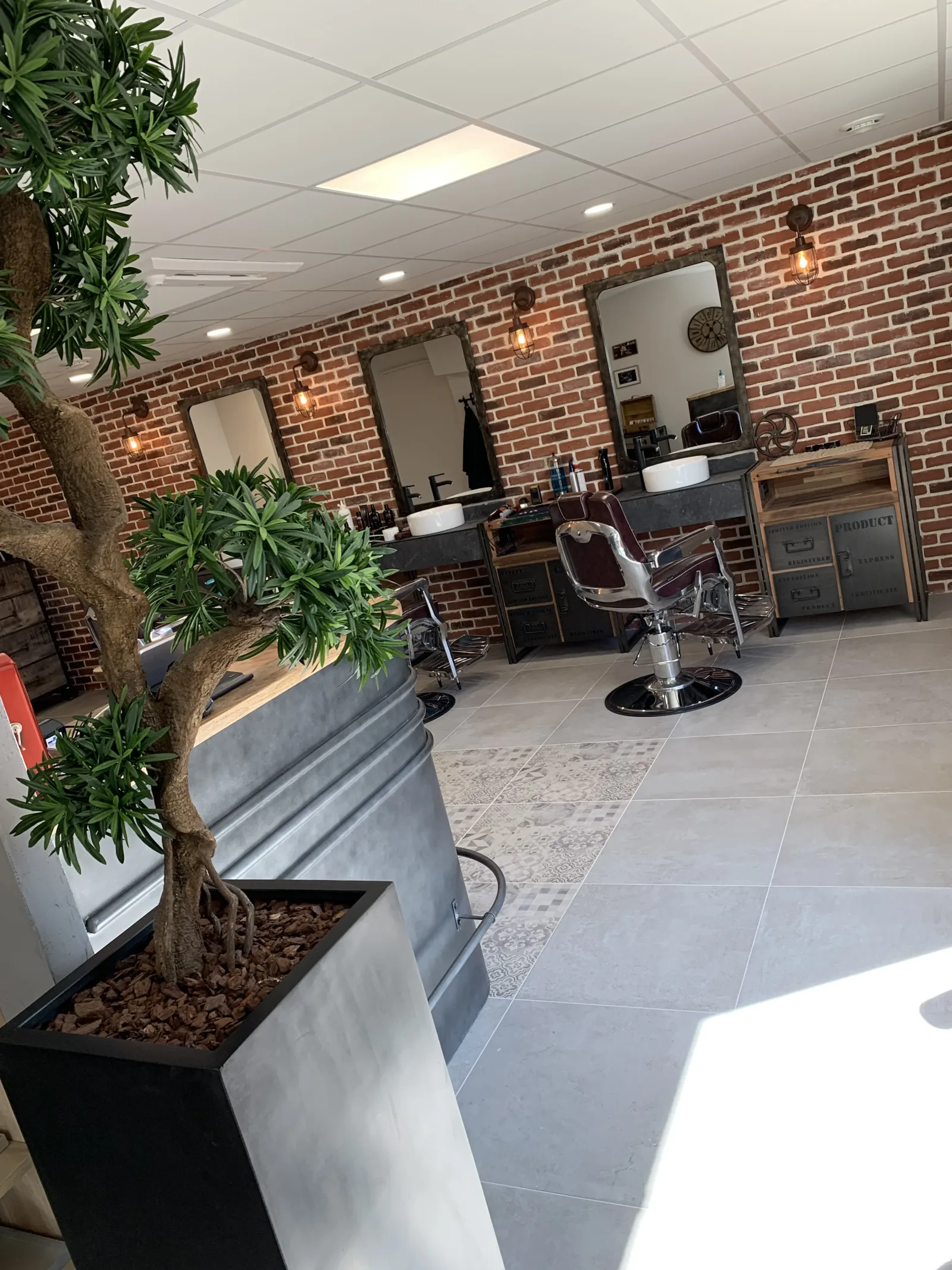 STEAMBOX BARBER SHOP