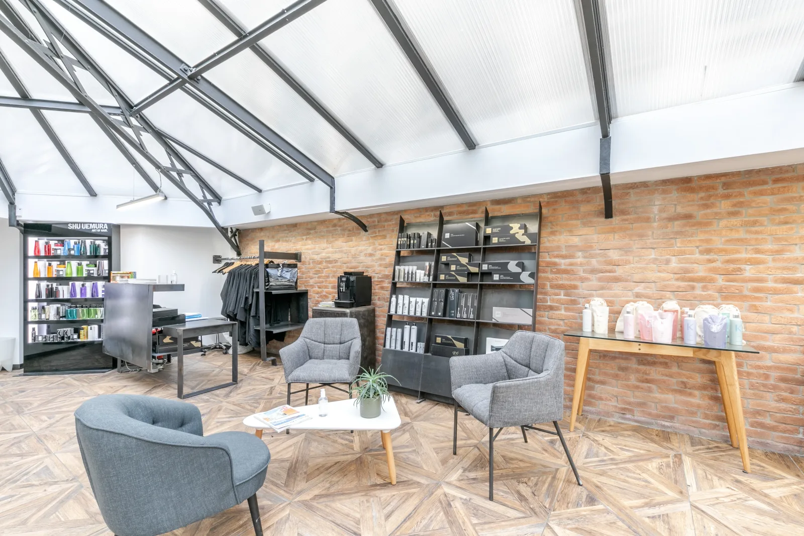 La Verrière Sur Cour - Coiffure Grenoble - OneBooking