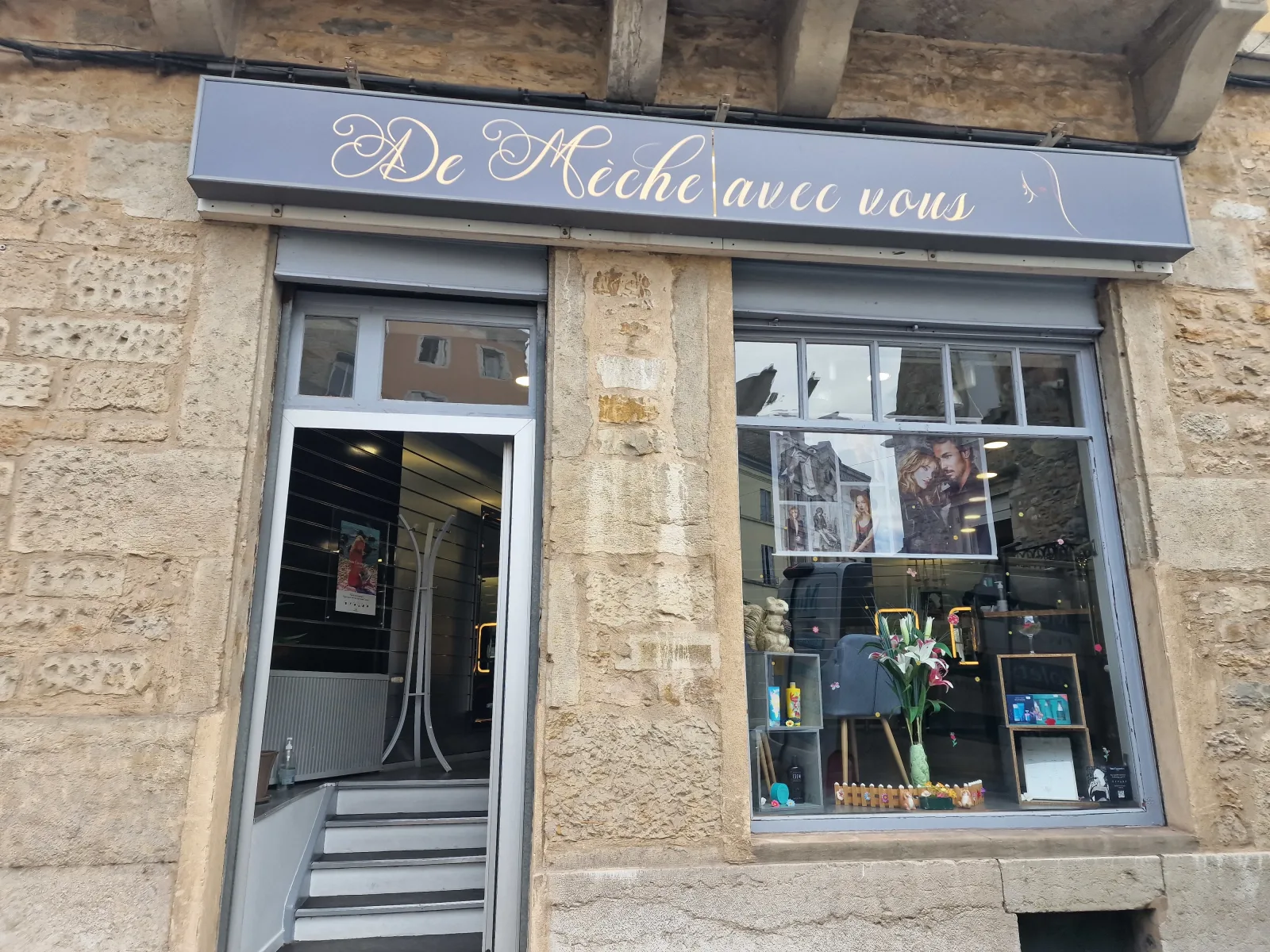De mèche avec vous - Coiffure Lagnieu - OneBooking