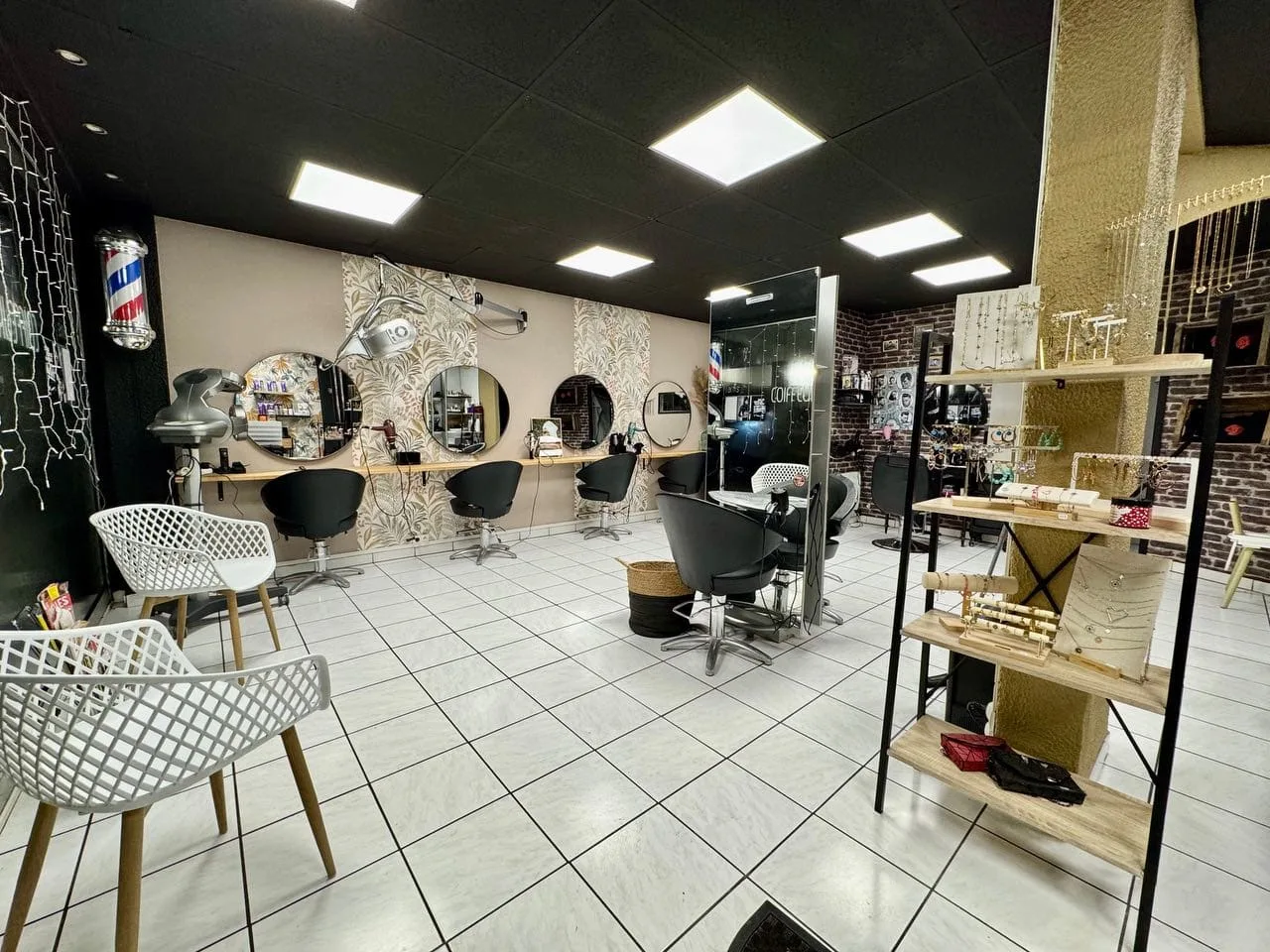 Les Fées des Cheveux - Coiffure Lisieux - OneBooking