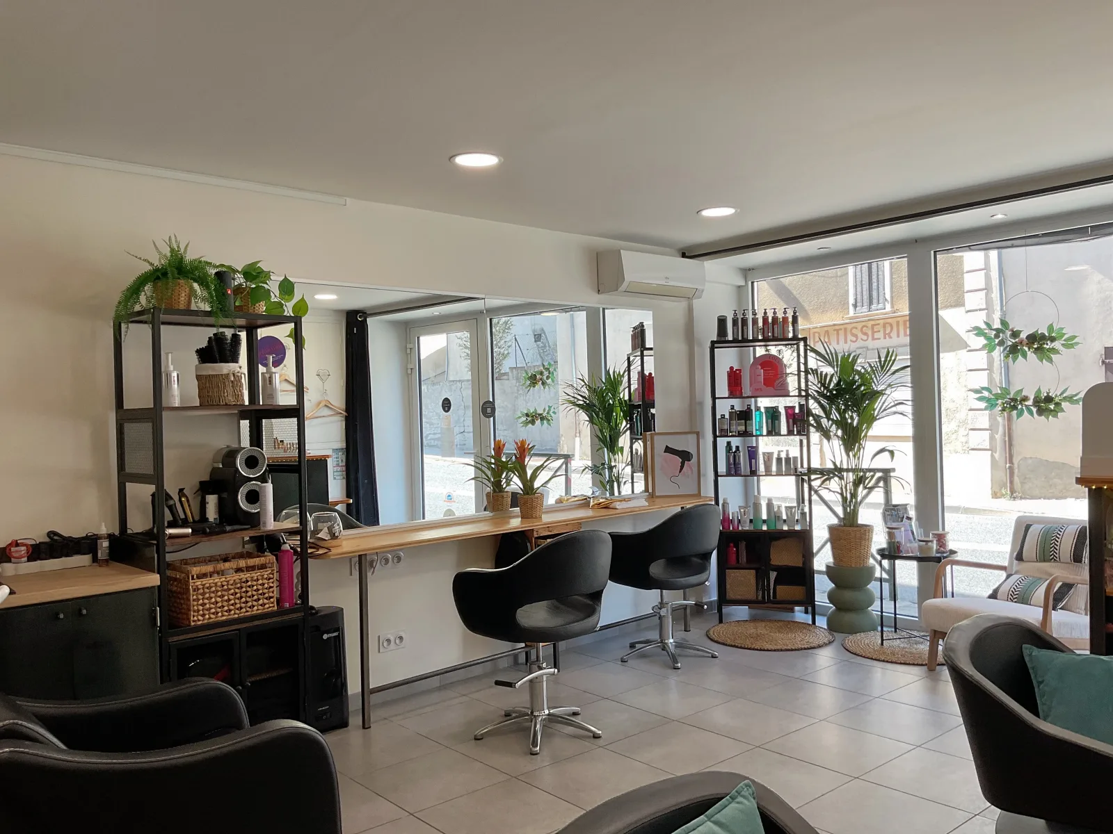 LE SALON