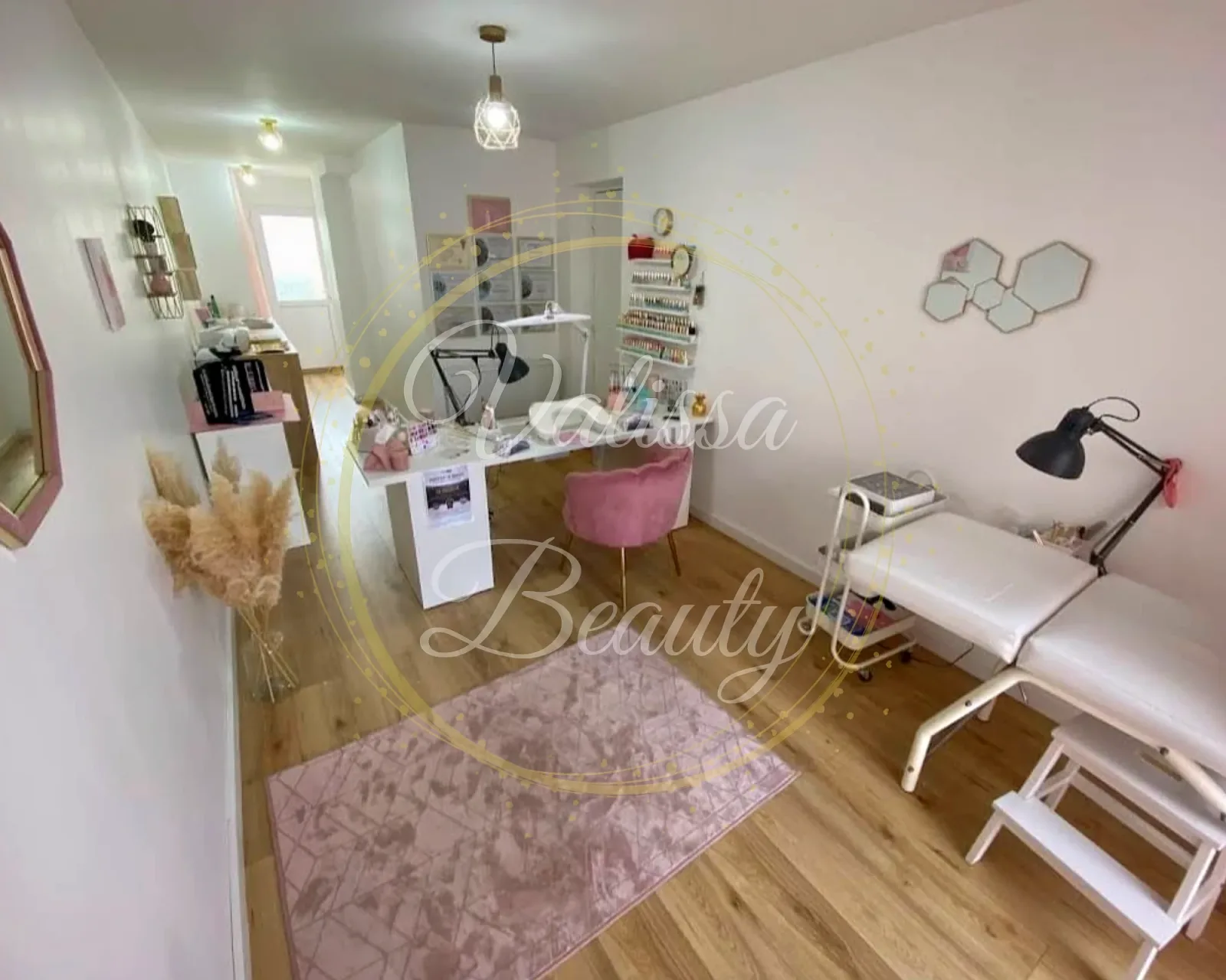 Valissa Beauty - Onglerie Joué-lès-Tours - OneBooking