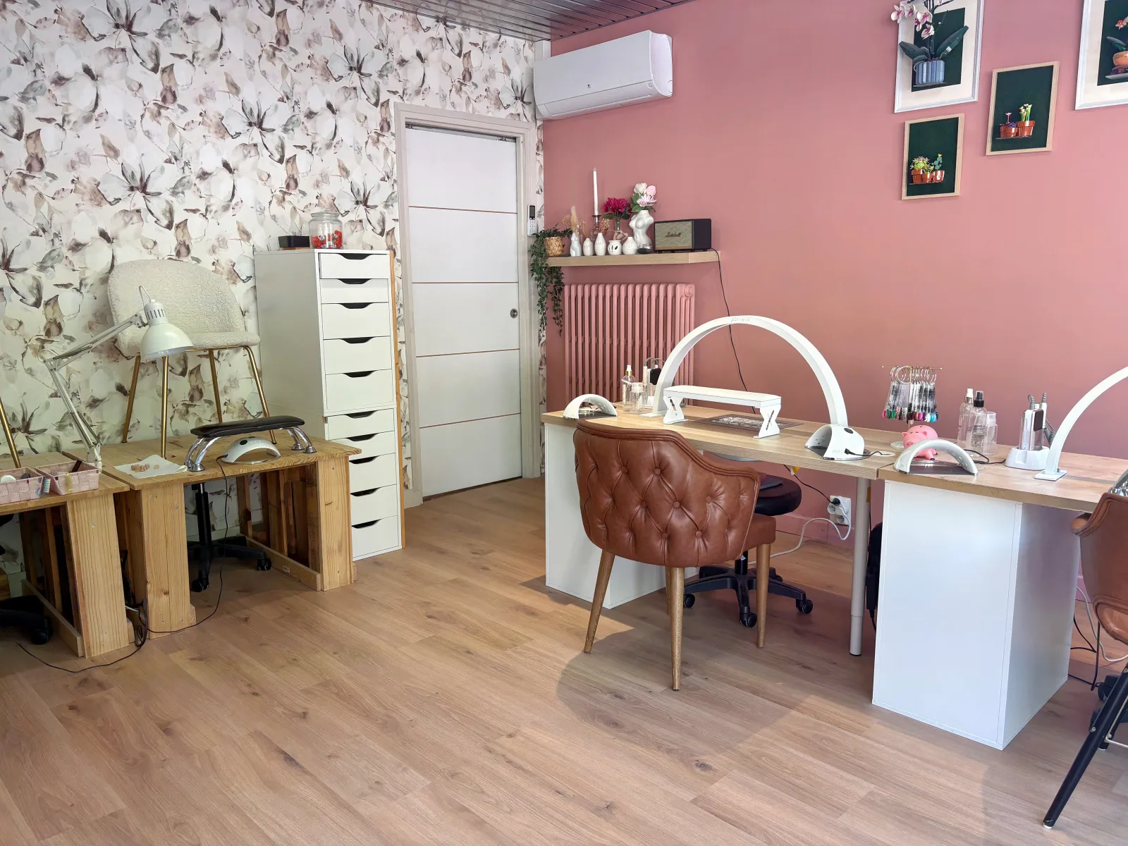 Petite Insolente - Onglerie Alençon - OneBooking