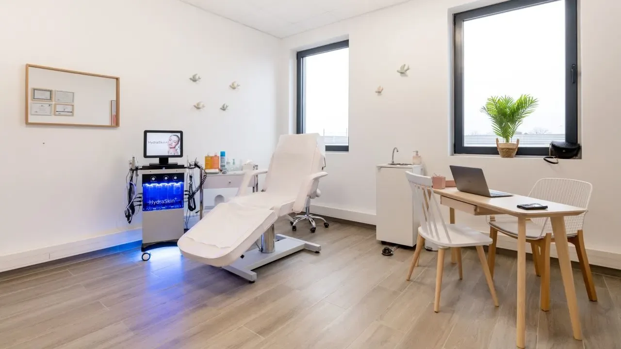 Derma Repair - Institut de beauté Plaisir - Photo de couverture - OneBooking