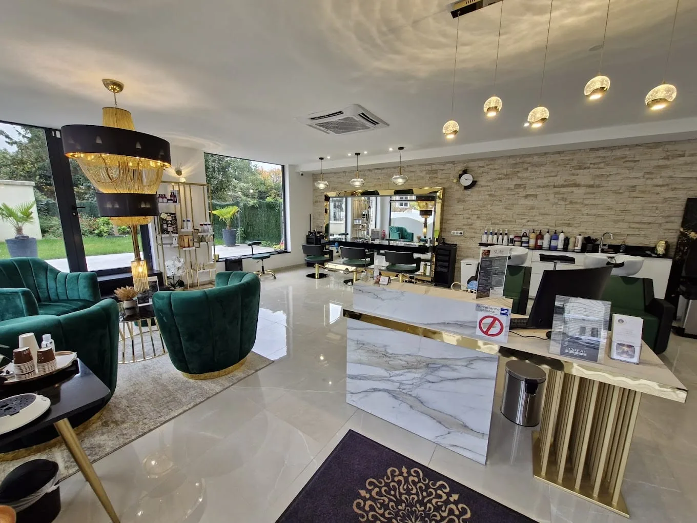 Sharon A. - Coiffure Plaisir - Photo de couverture - OneBooking