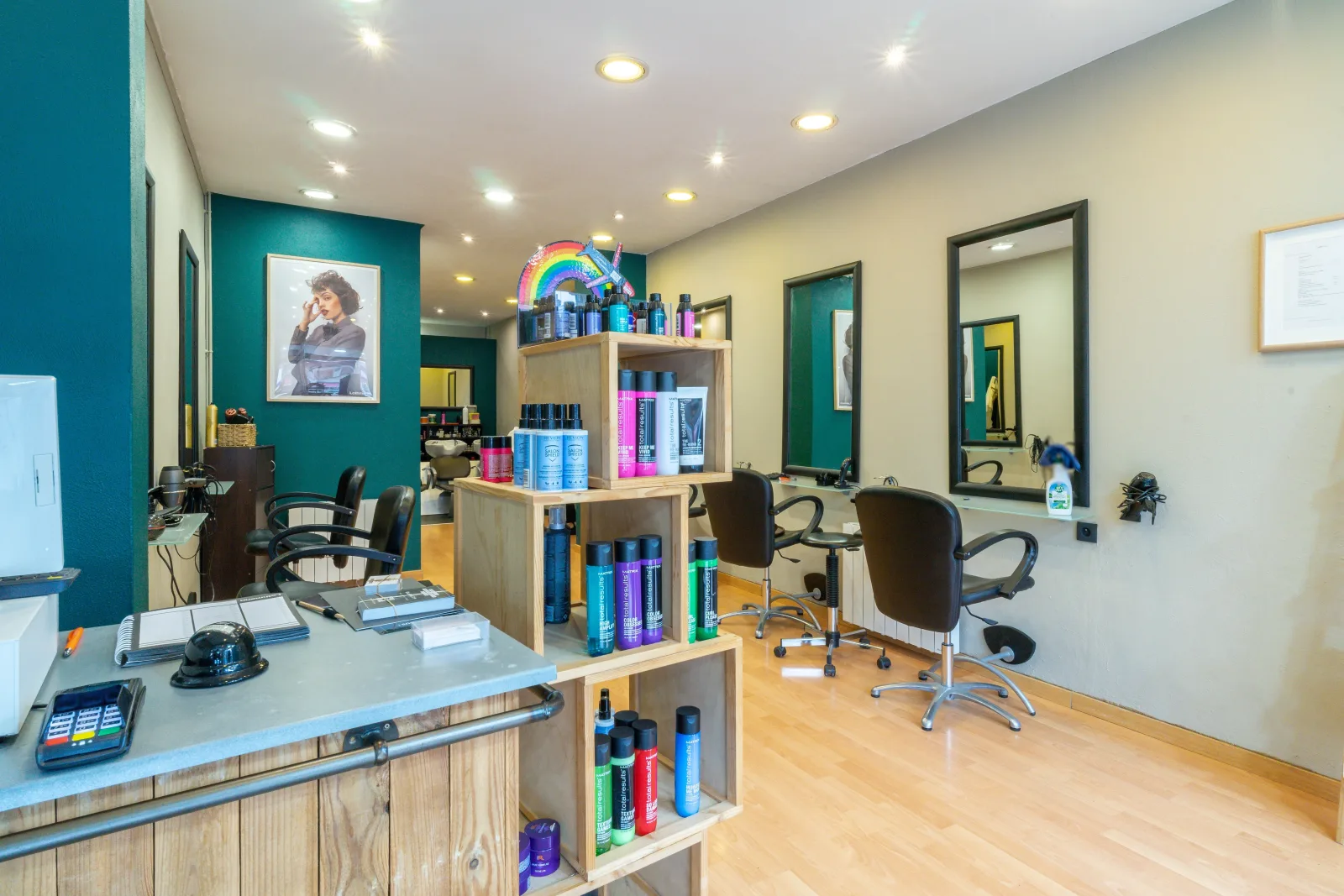 L’atelier de Charlotte - Coiffure Loos - Photo de couverture - OneBooking