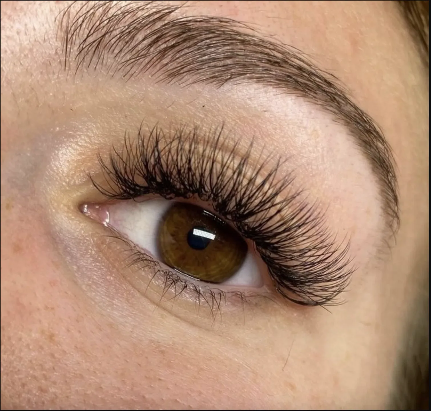 Coco Lashes - Sourcils & cils Ligné - Photo de couverture - OneBooking