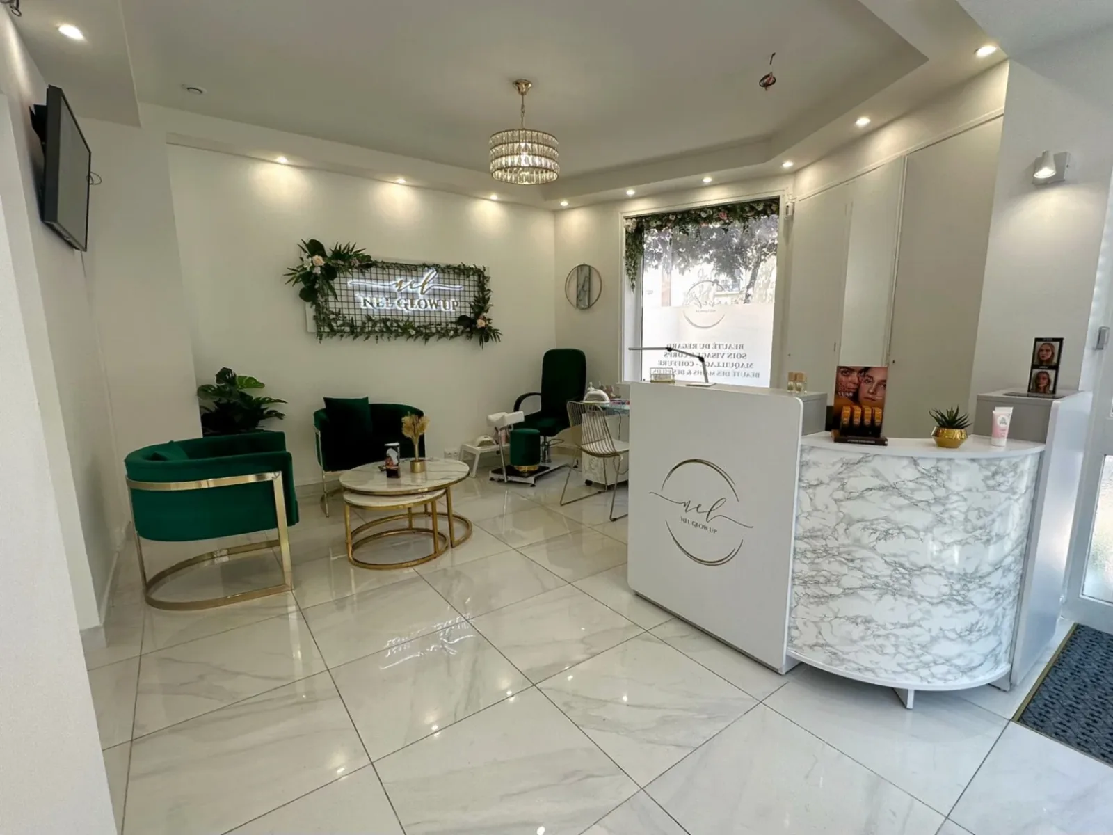 Nel Glow Up - Yumi Lashes - Expert Lpg - Coiffure Mantes-la-Jolie - OneBooking