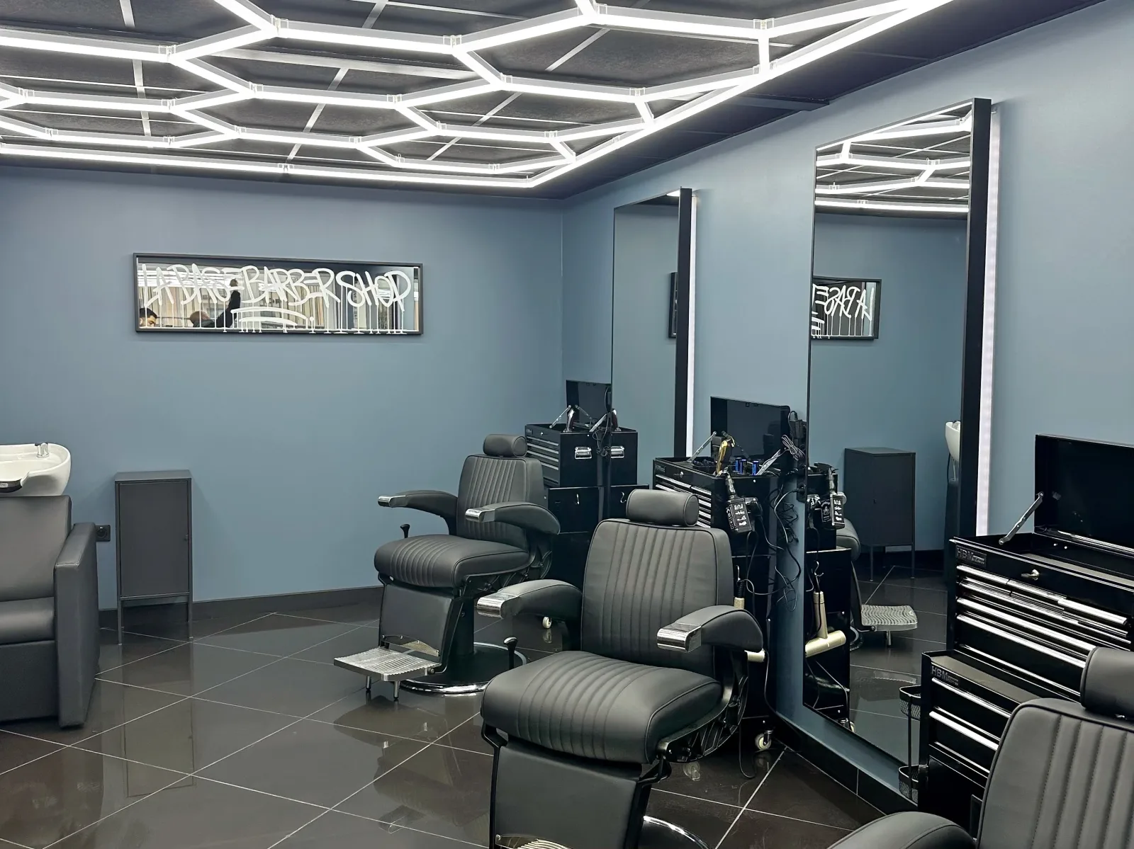 La base barber shop