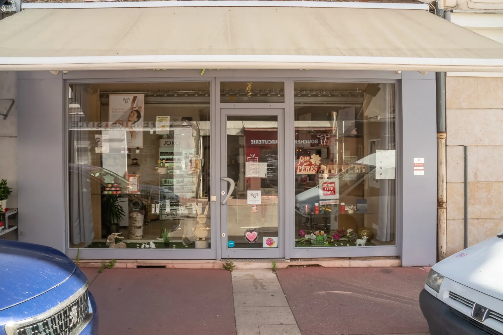 Institut Aux Parfums Mulsant - Onglerie Roanne - Photo de couverture - OneBooking
