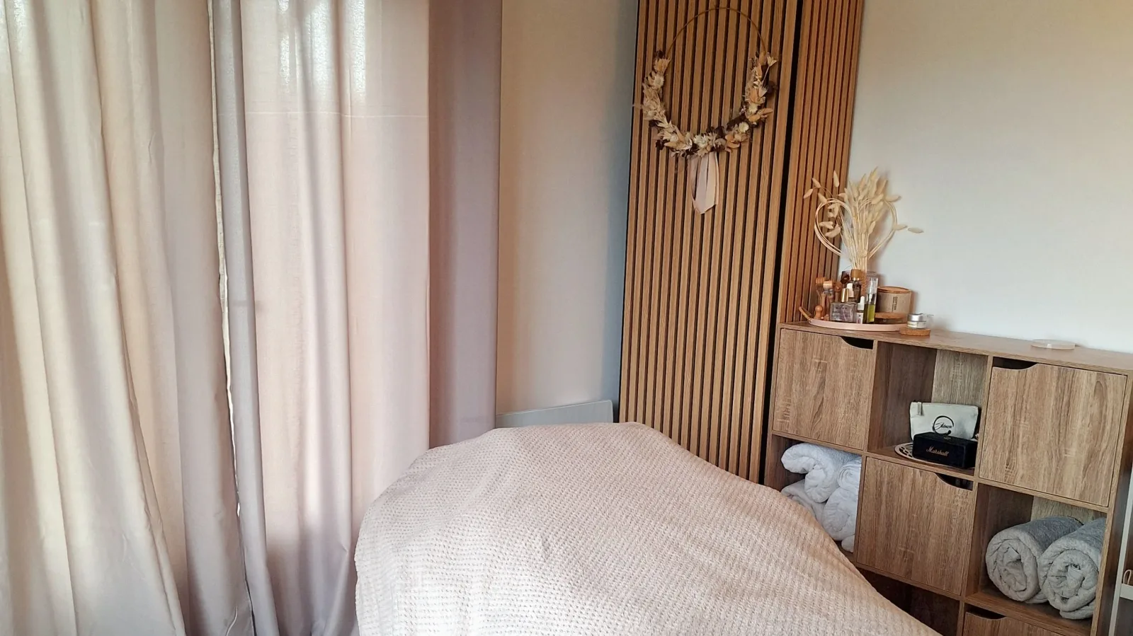 Flow Energie Massage pour ELLES by Eglantine - Massage Lagnieu - OneBooking