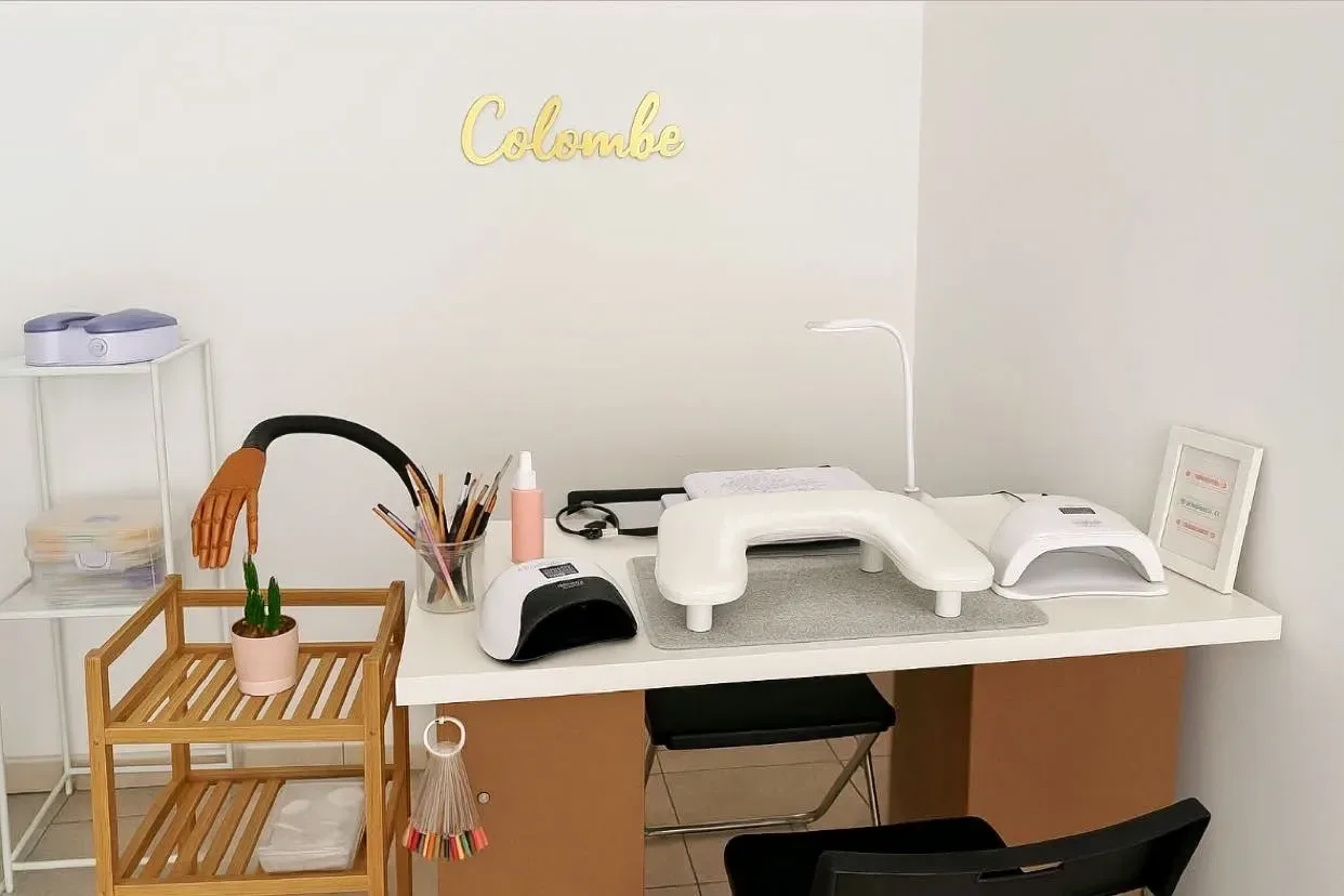 Colombe Nail - Onglerie Melun - OneBooking