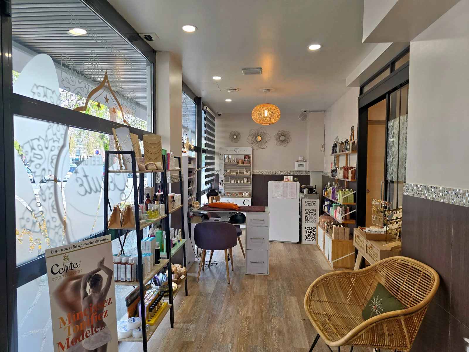 Mille et une beaute - Onglerie La Rochelle - OneBooking