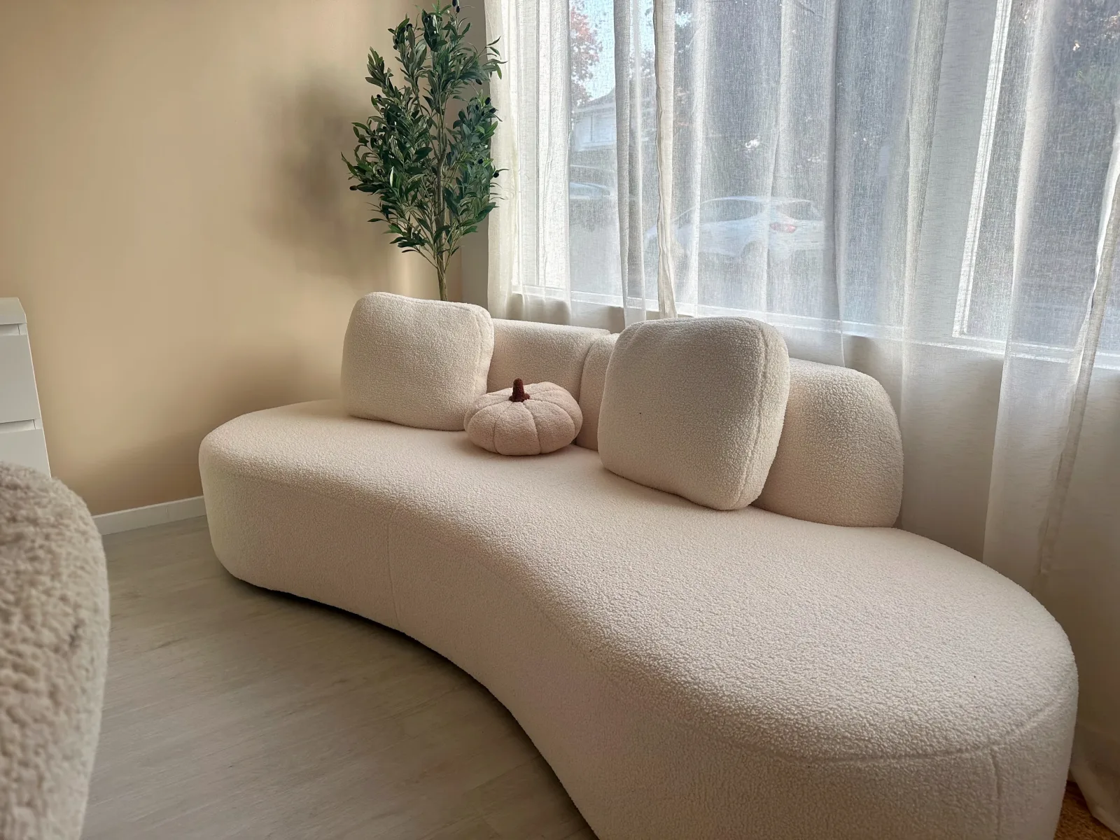 ANTHEA LOUNGE
