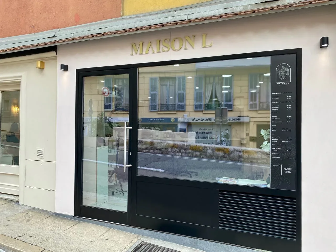 Maison L - Coiffure Villefranche-sur-Mer - Photo de couverture - OneBooking