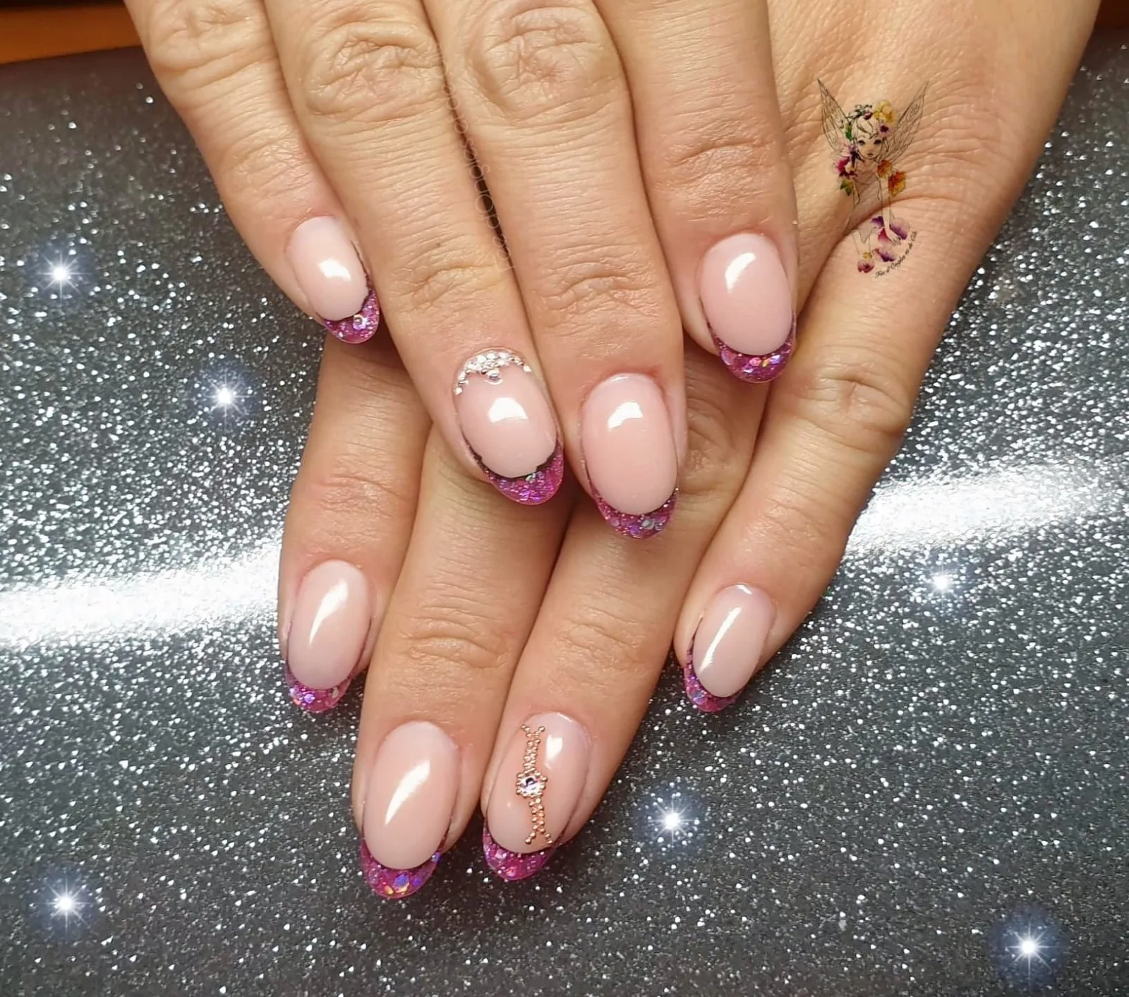 L'ECHO DES ONGLES