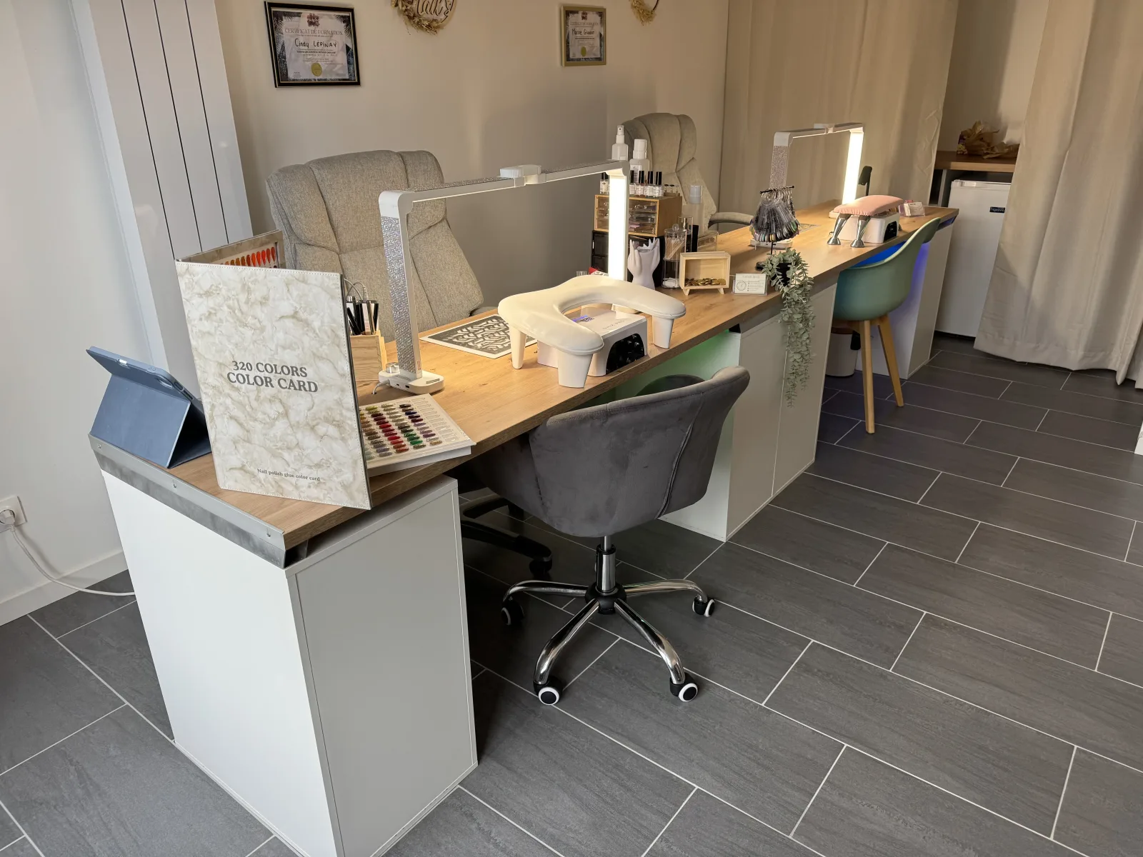 Feather Nail’s & M’beauty Nail’s - Onglerie Coutances - OneBooking